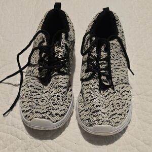 Twisted Monochrome Knit Sneakers